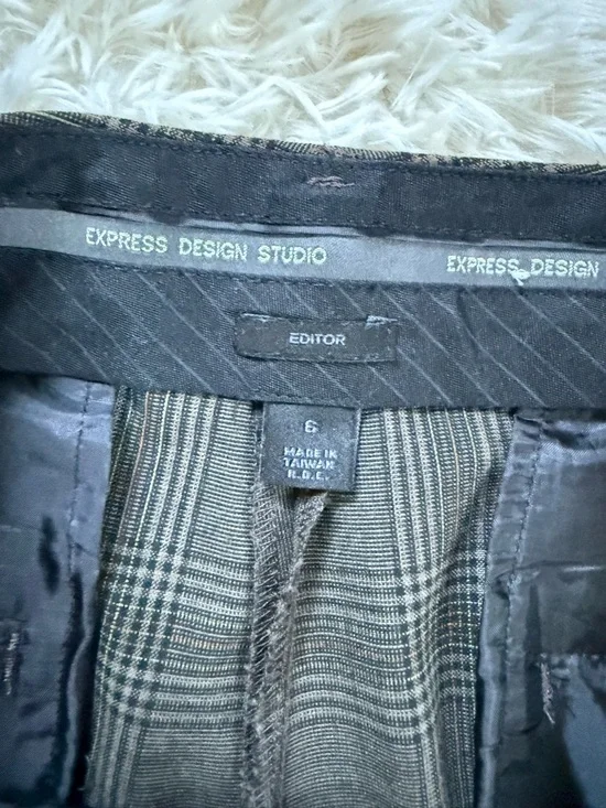 Express Capris - Picture 2 of 5